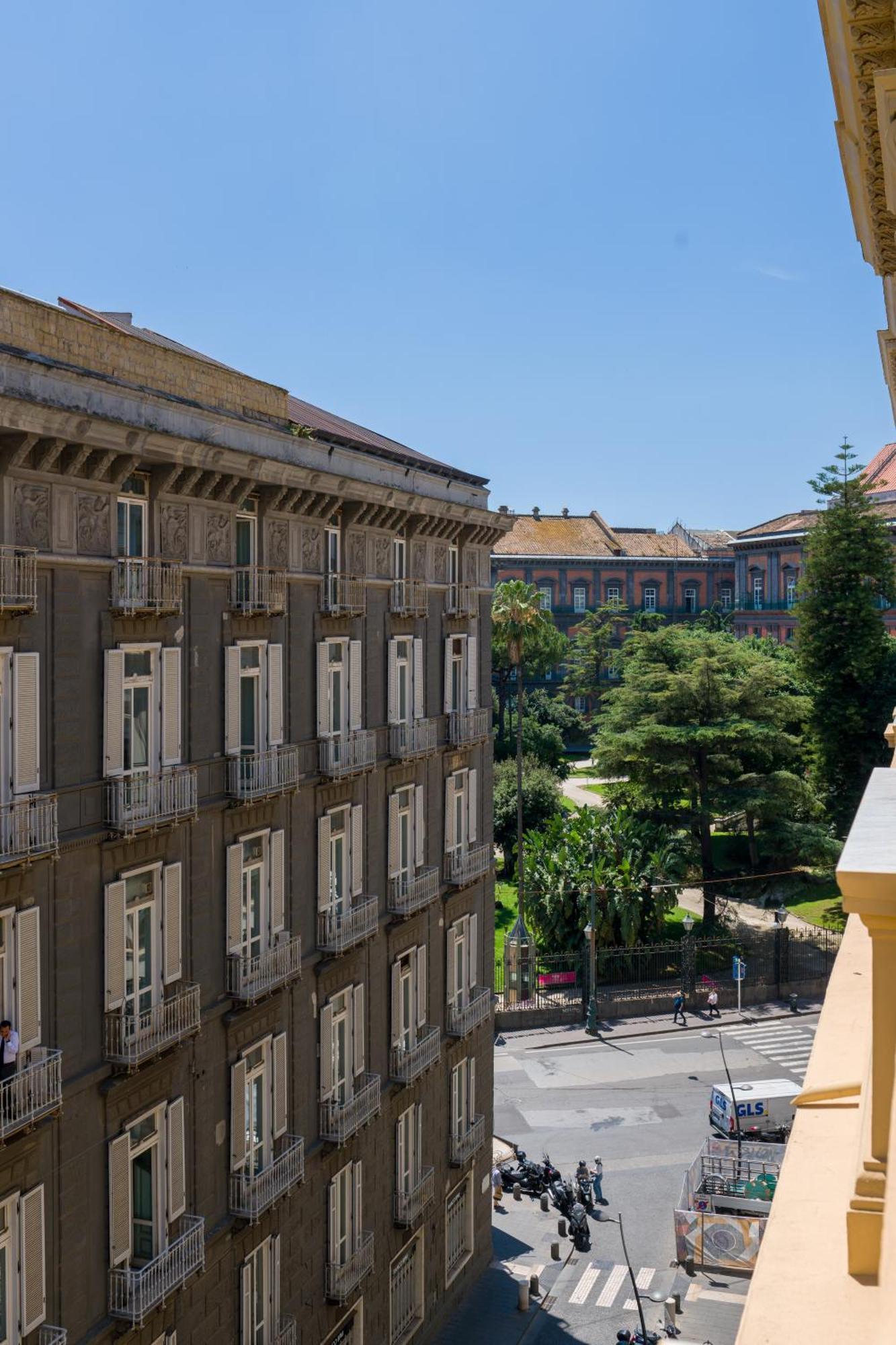 Prêtáloger Aparthotel Nápoly Kültér fotó